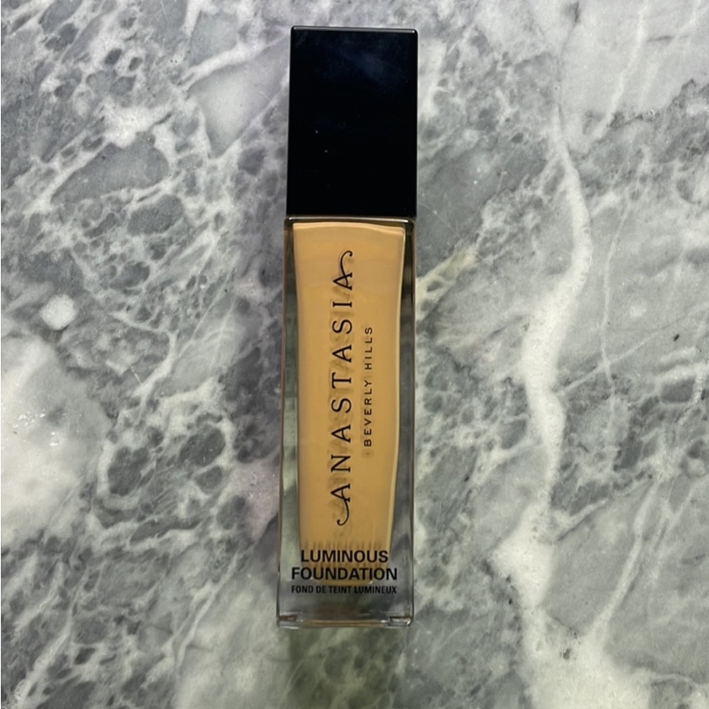 Anastasia Beverly Hills ABH Luminous‎ Foundation 330W